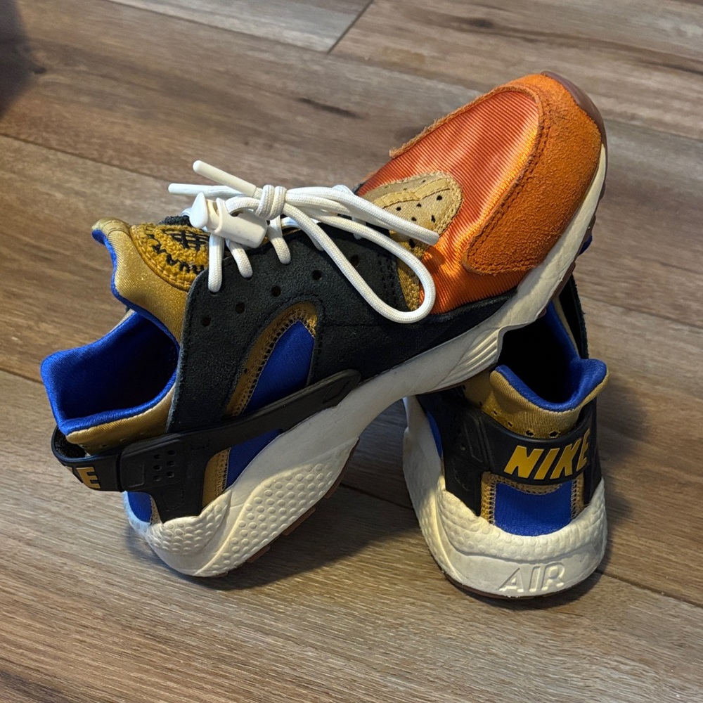 Women’s Nike Air Huarache sneakers